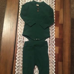 Infant new without tags onesie set